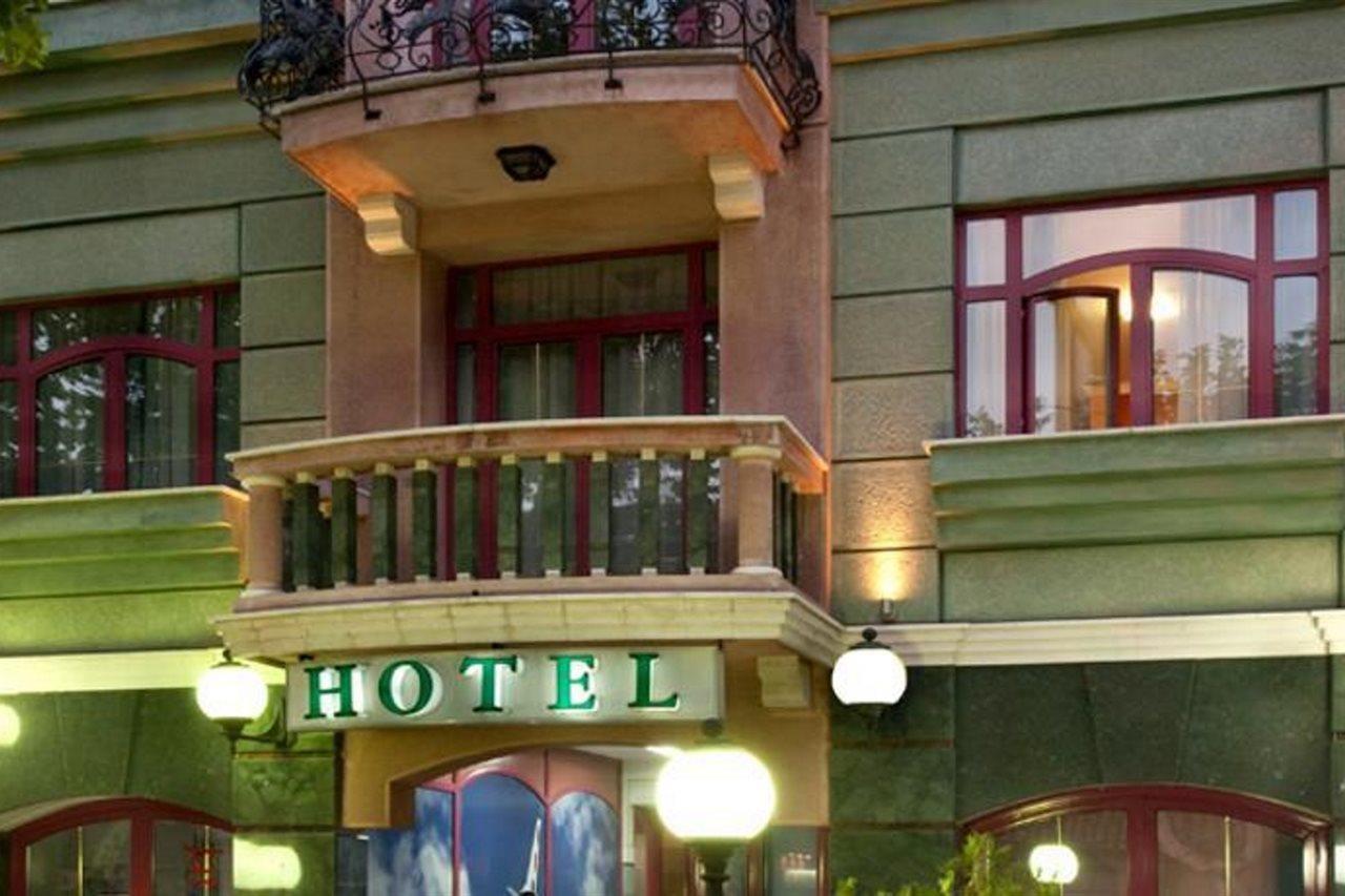 Hotel Eminent Подгорица Екстериор снимка